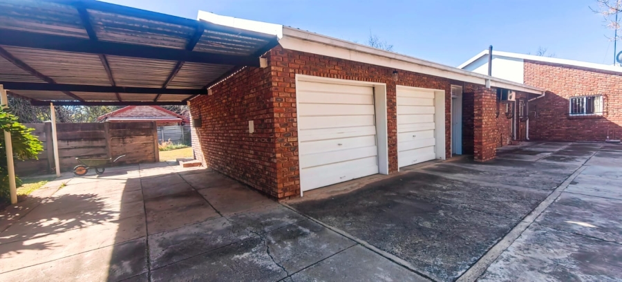4 Bedroom Property for Sale in Miederpark North West